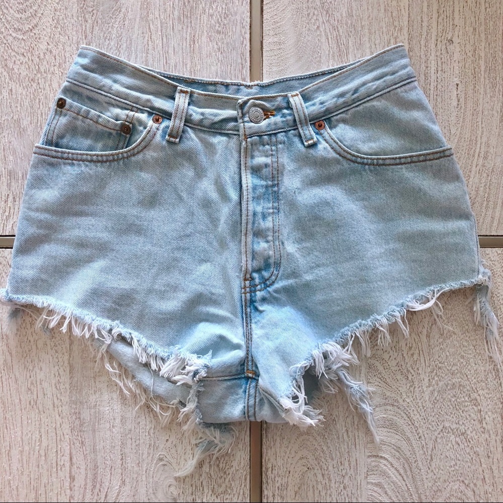Levis Cut off shorts 🇺🇸 RARE 🇺🇸 - Picture 3 of 8